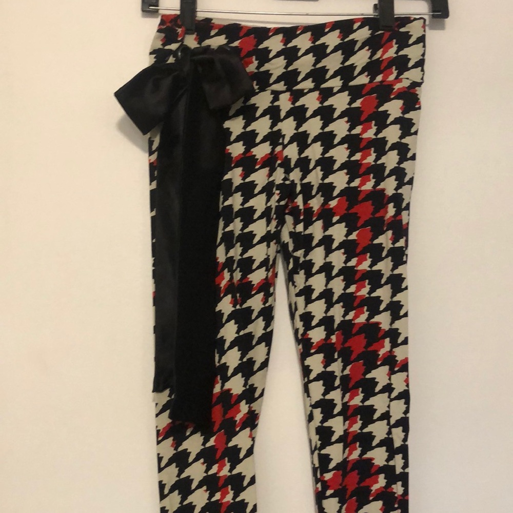 Cute Booty Lounge houndstooth leggings